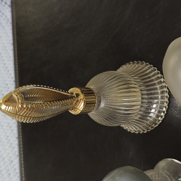 🌸3 Avon Glass Bottles - Picture 4 of 8